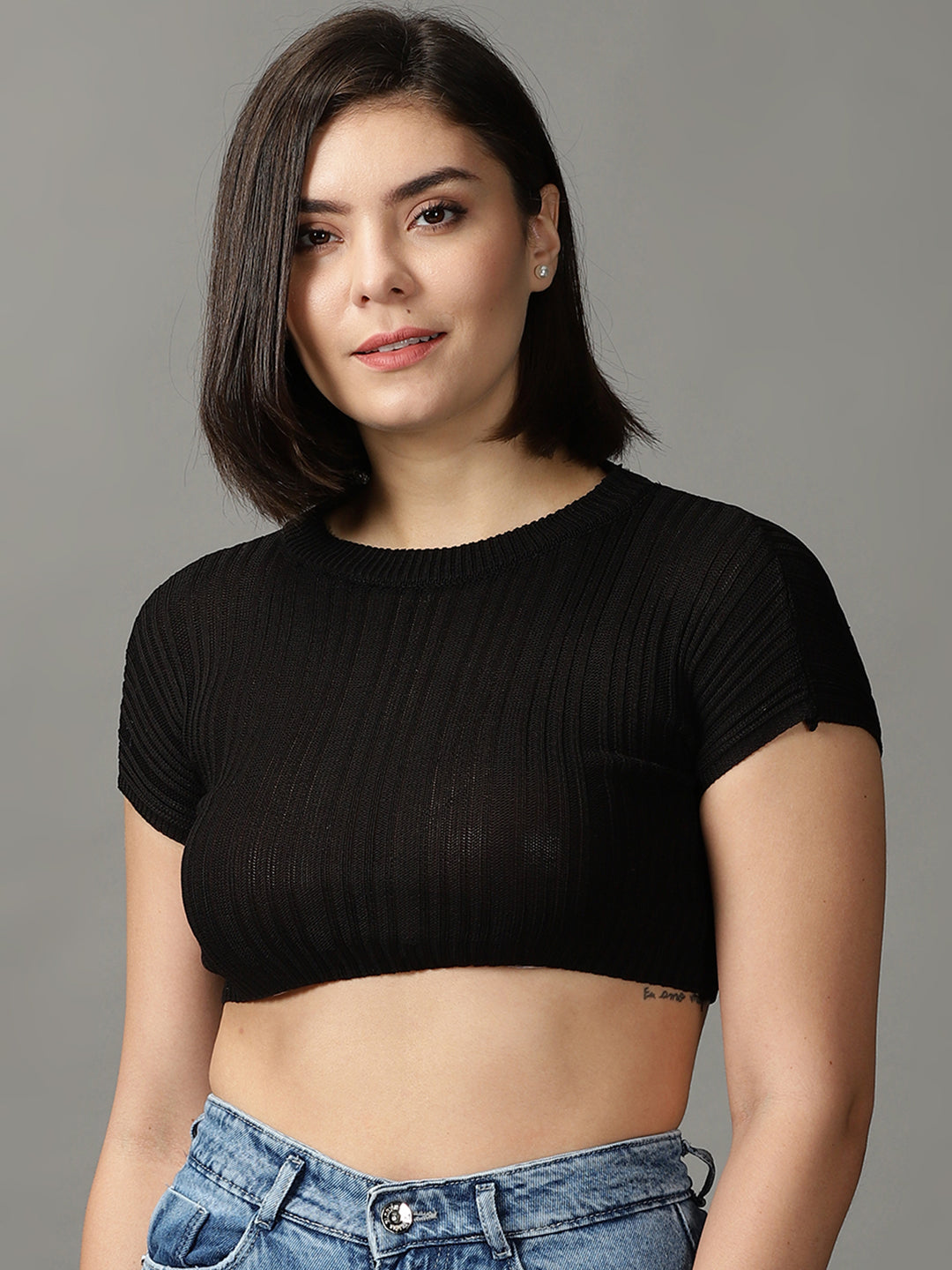 Women's Black Solid Fitted Crop Top