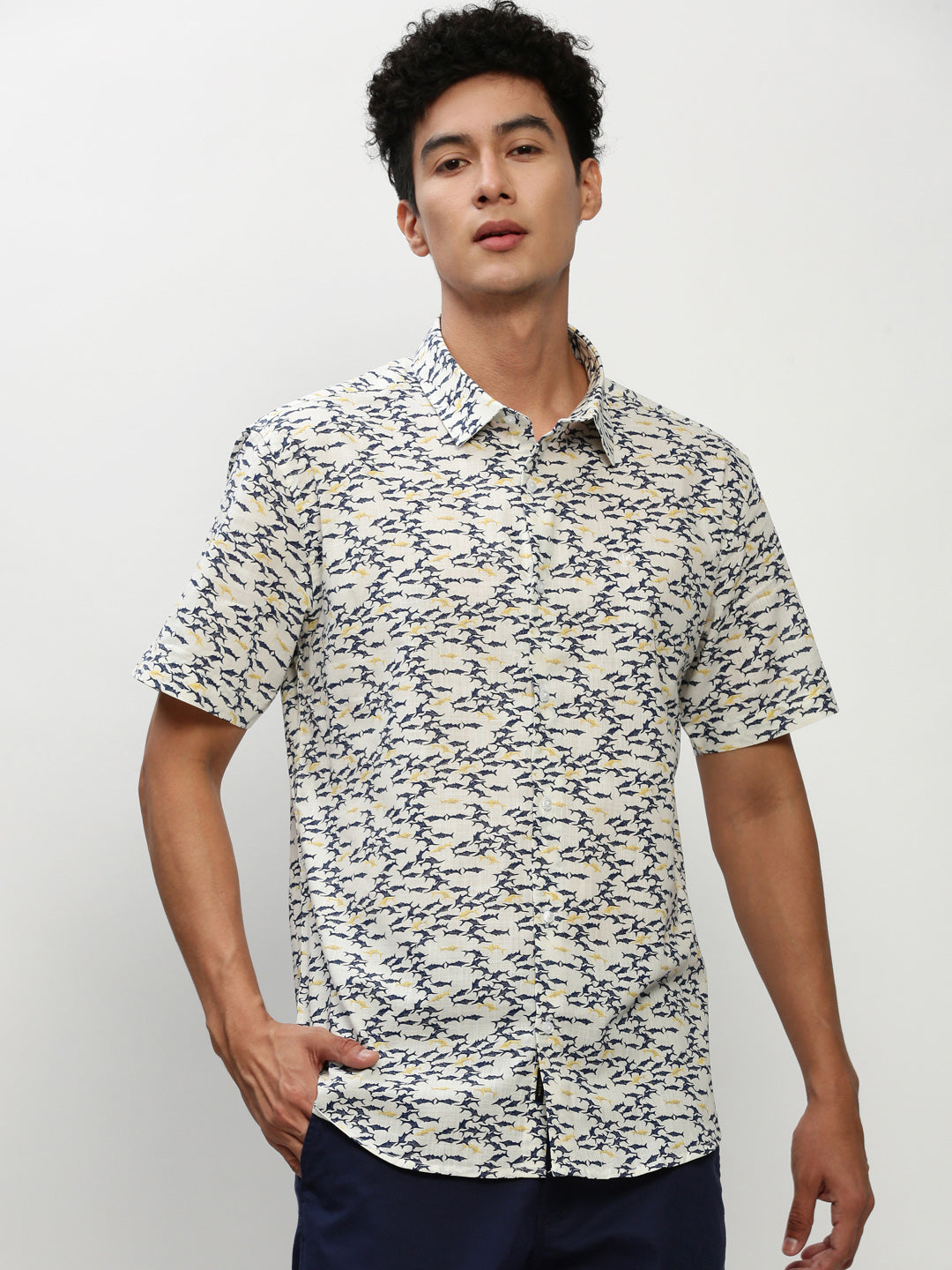 Men White Printed Casual Casual Shirts