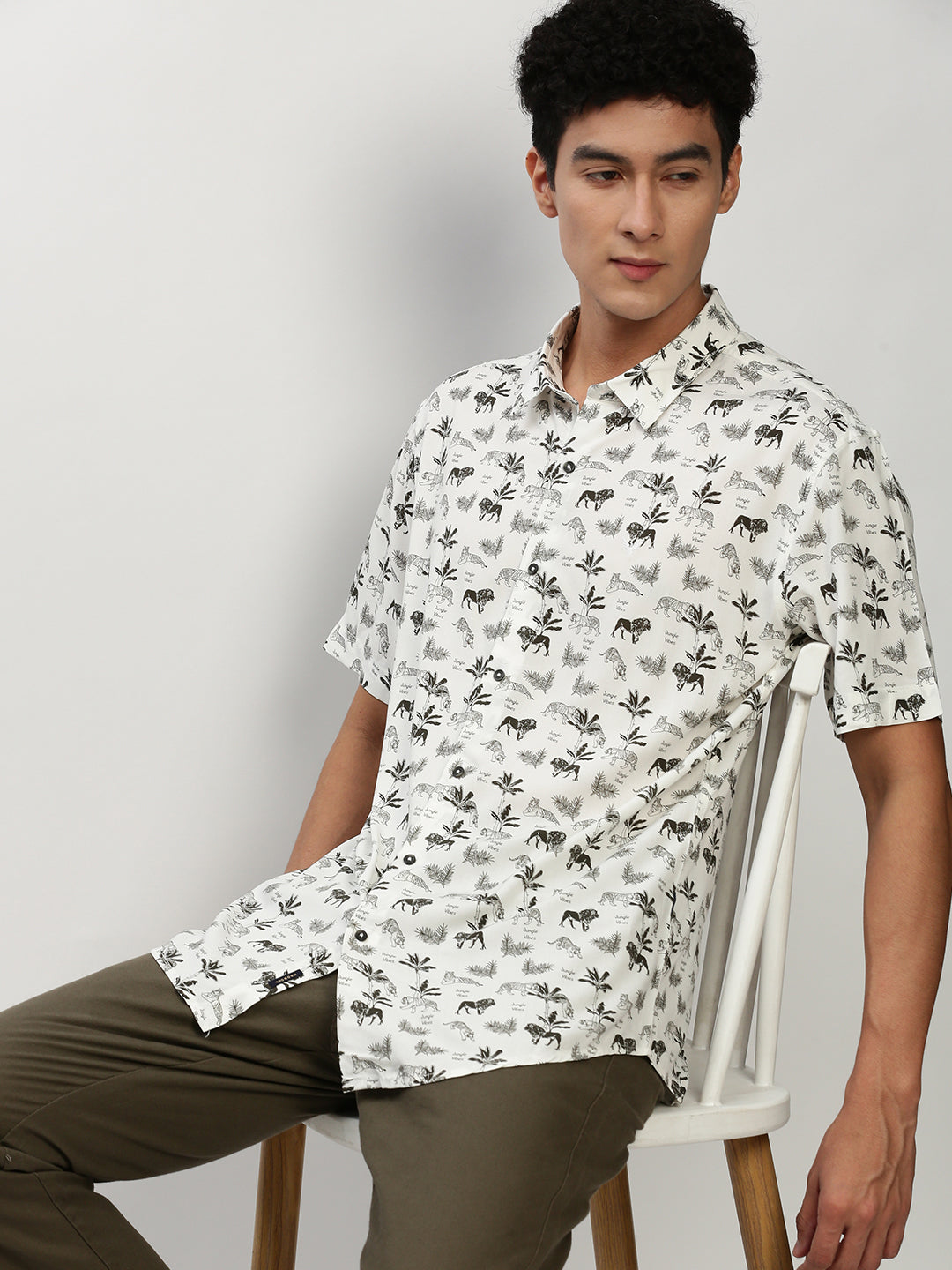 Men White Printed Casual Casual Shirts