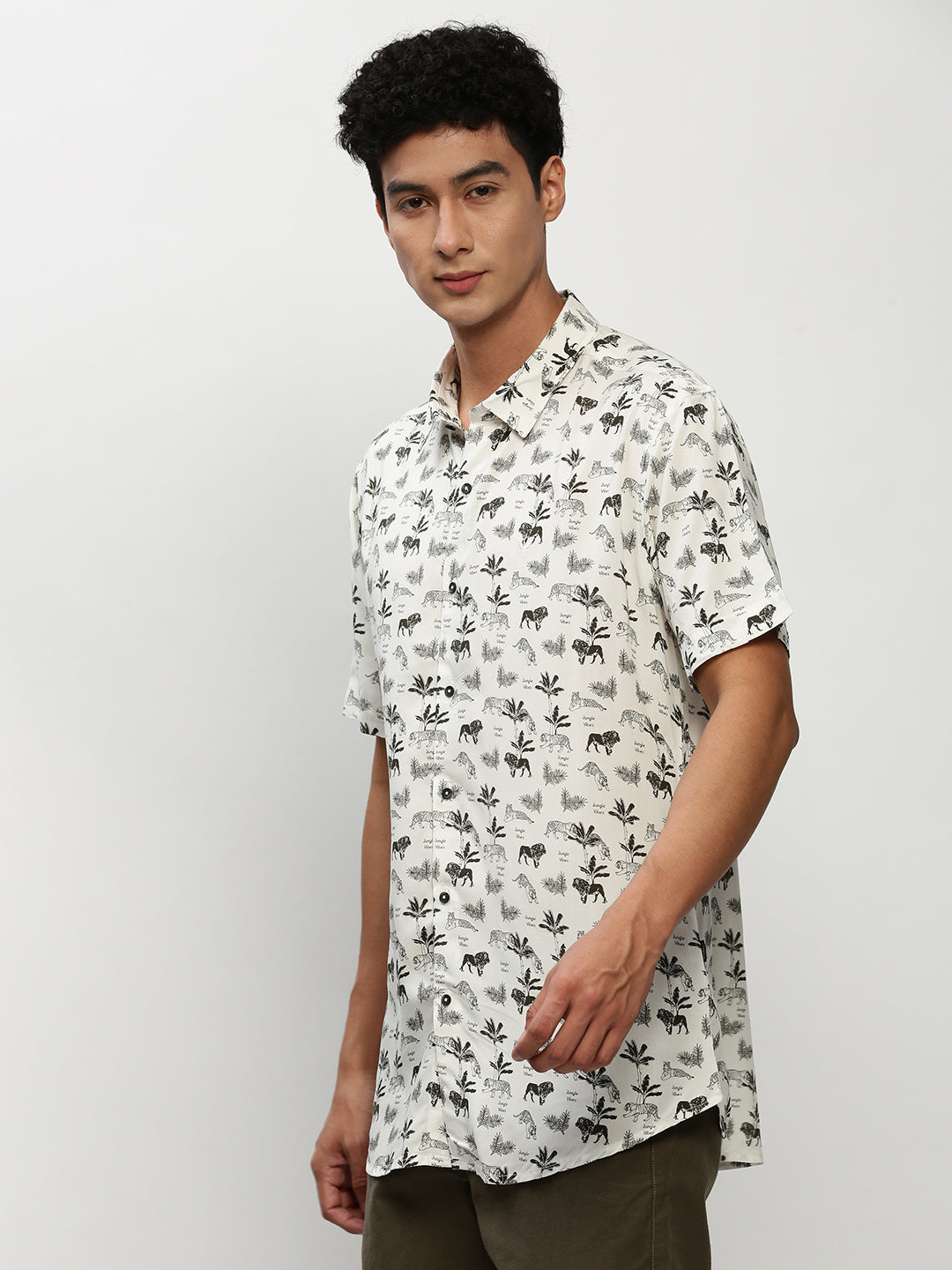 Men White Printed Casual Casual Shirts