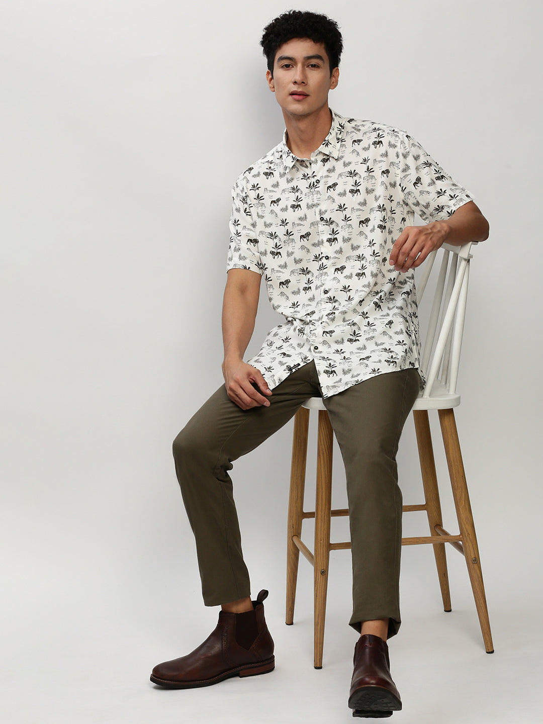 Men White Printed Casual Casual Shirts