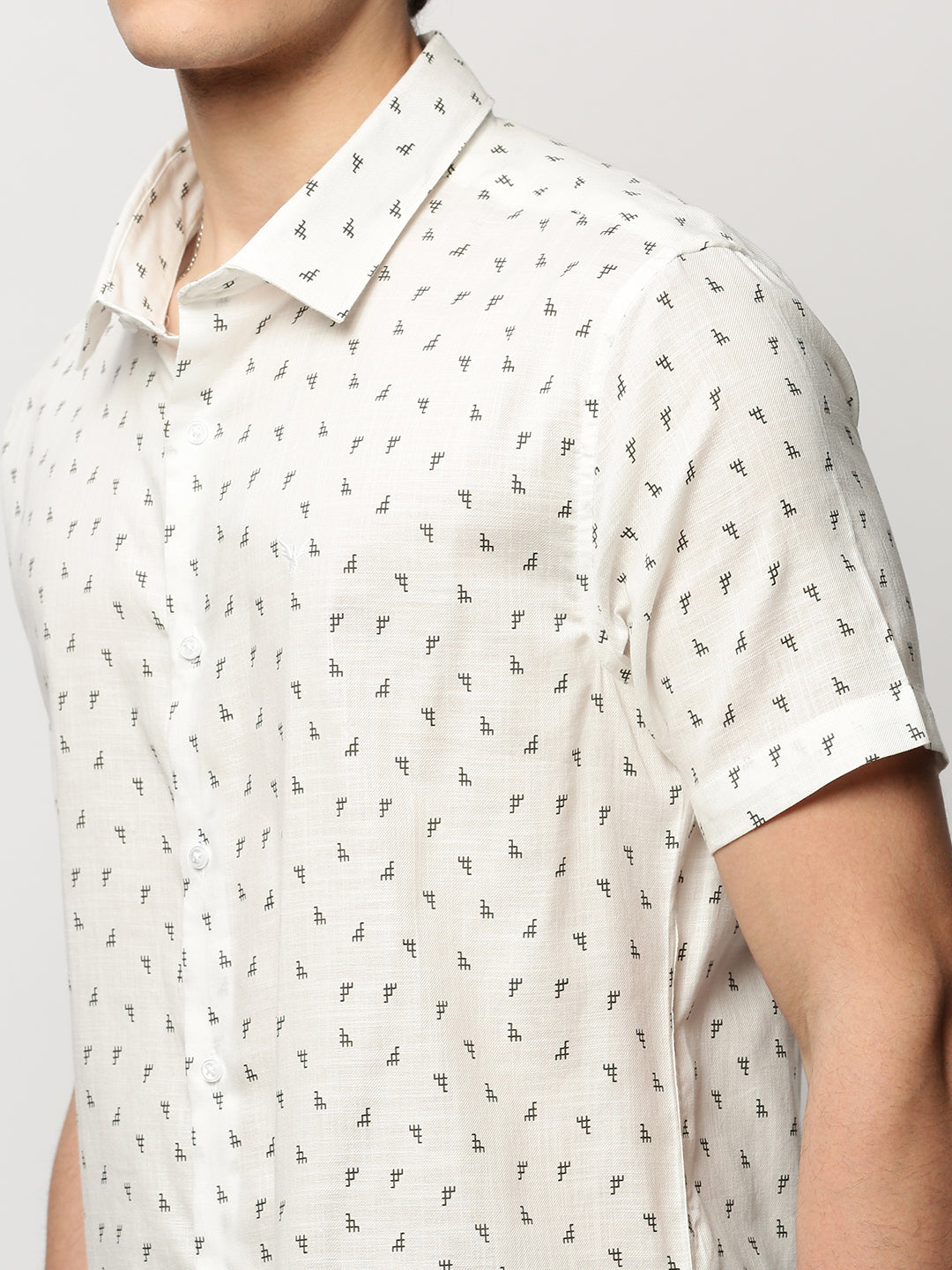 Men White Geometrical Casual Casual Shirts