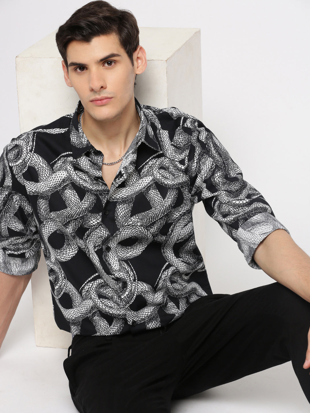 Men Black Spread Collar Animal Shirt