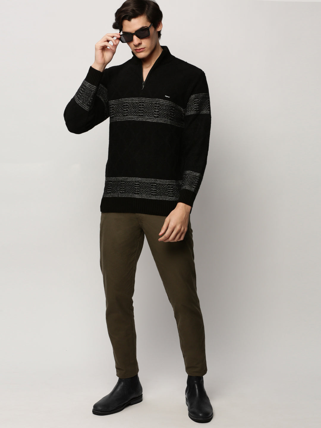 Men's Black Knitted Casual Sweaters