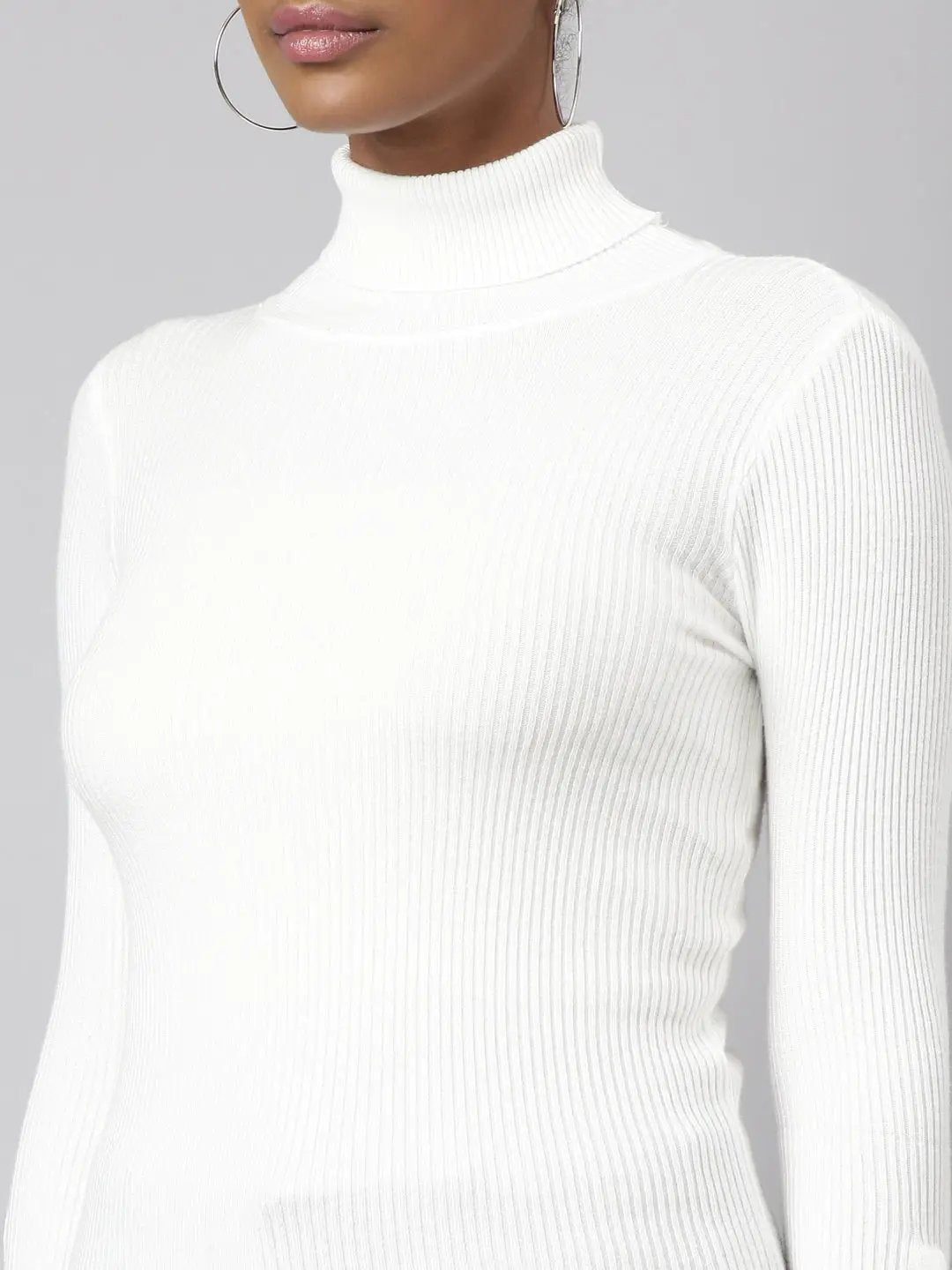 Women's White Solid Fitted Top
