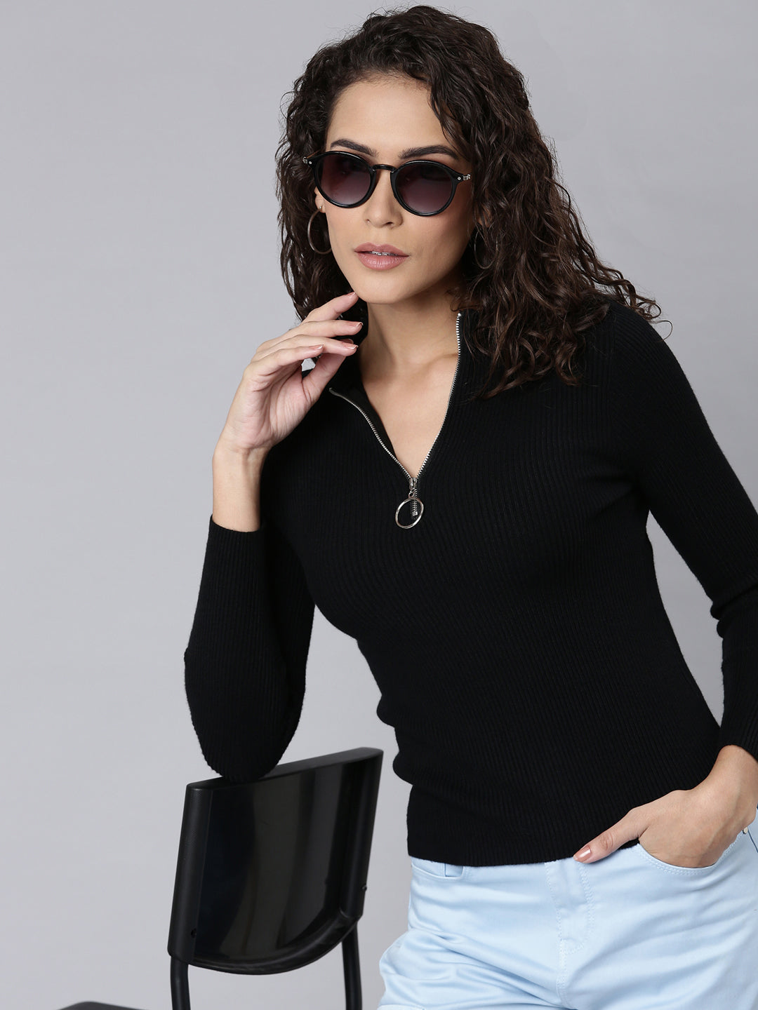 Women's Black Solid Fitted Top