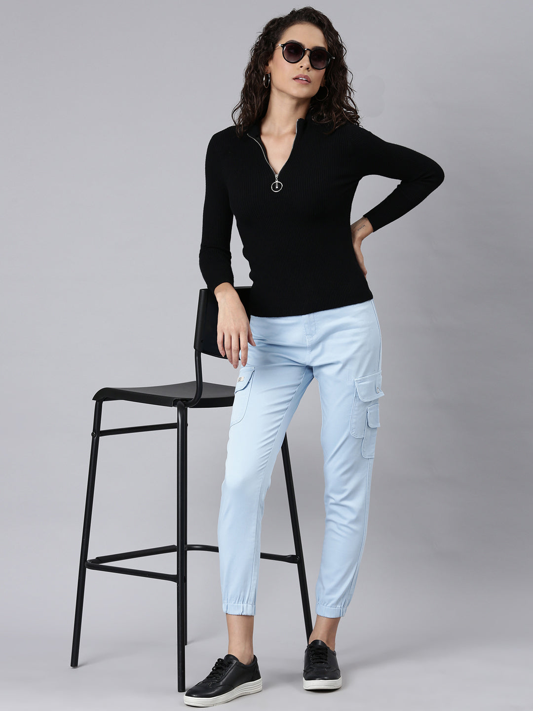 Women's Black Solid Fitted Top