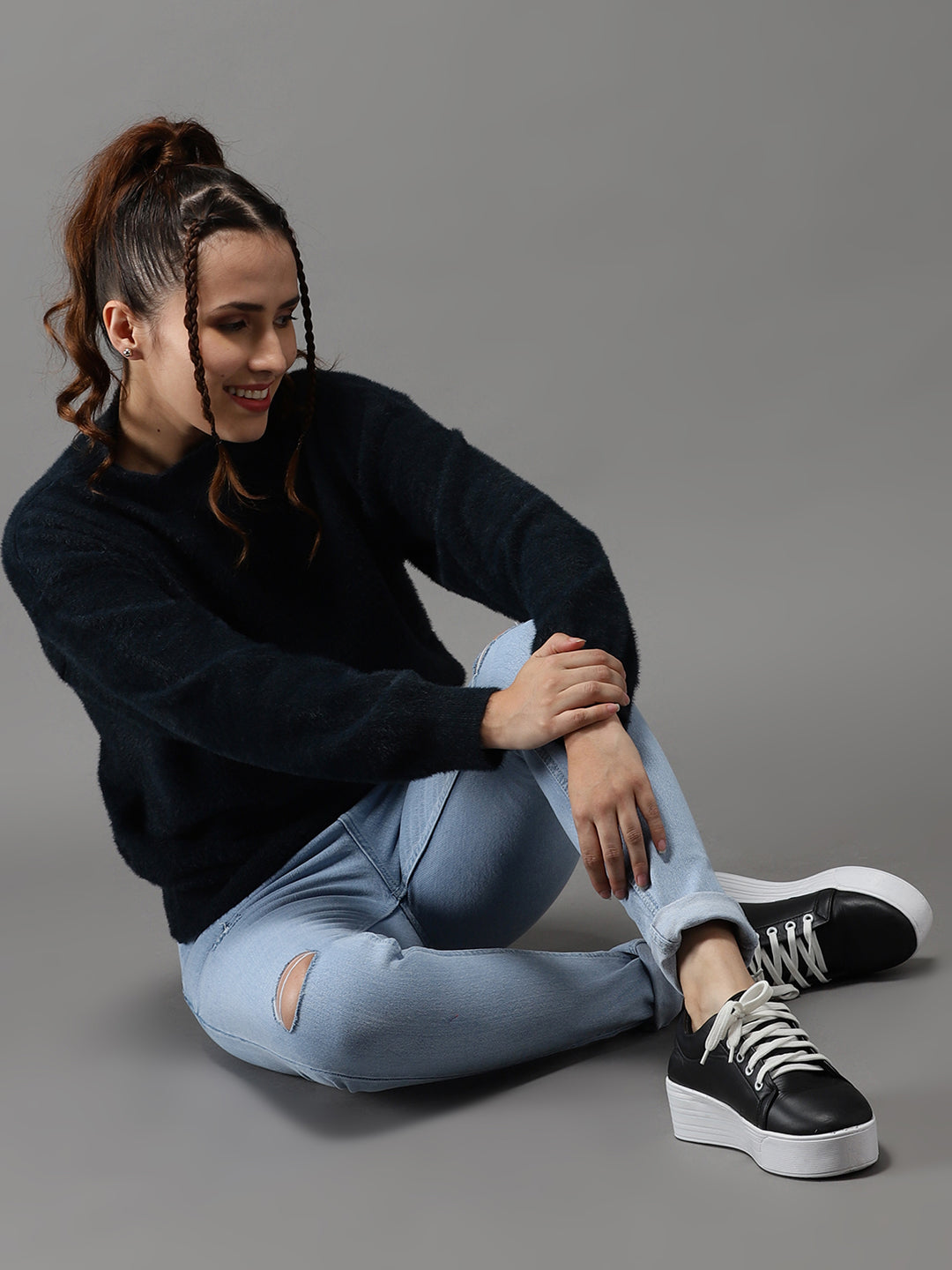 Women's Blue Solid Pullover Sweater