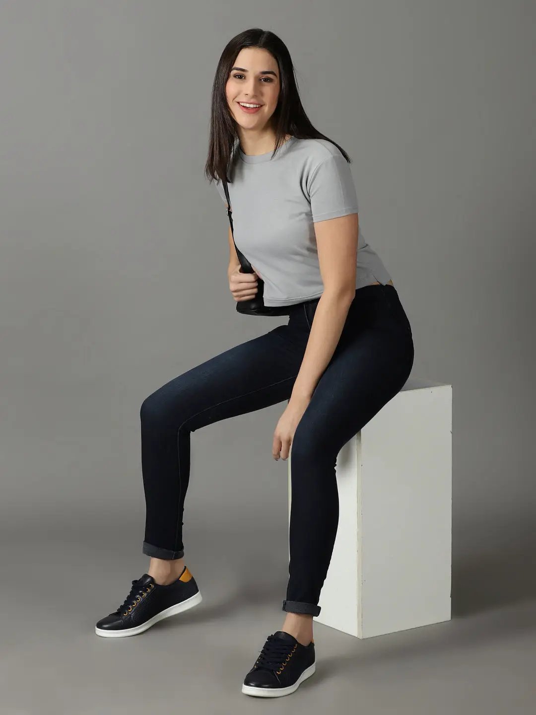 Women's Navy Blue Solid Slim Fit Denim Jeans