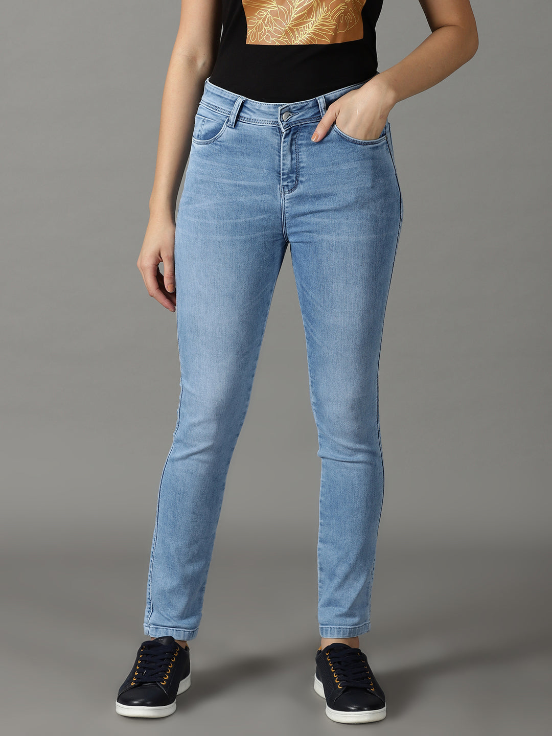 Women's Blue Solid Straight Fit Denim Jeans