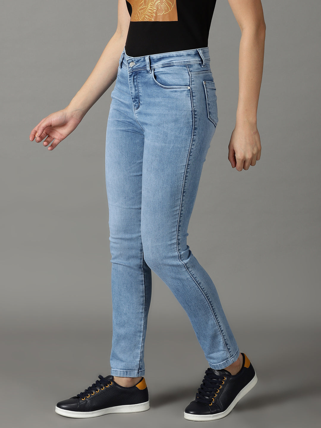 Women's Blue Solid Straight Fit Denim Jeans