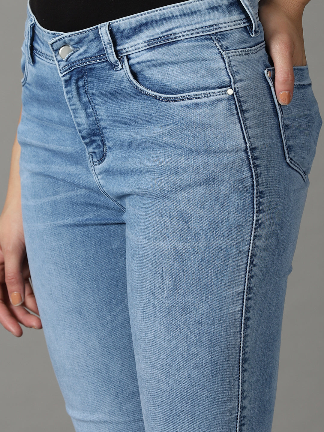 Women's Blue Solid Straight Fit Denim Jeans