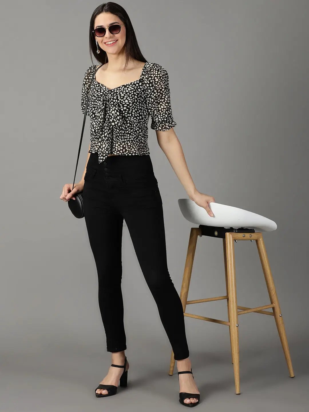 Women's Black Solid Slim Fit Denim Jeans