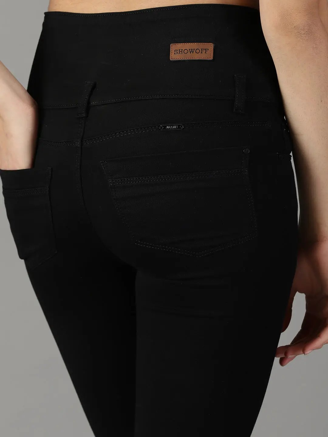 Women's Black Solid Slim Fit Denim Jeans