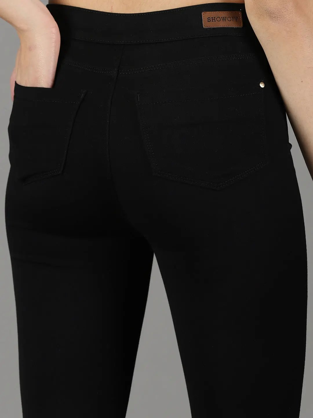 Women's Black Solid Skinny Fit Denim Jeans