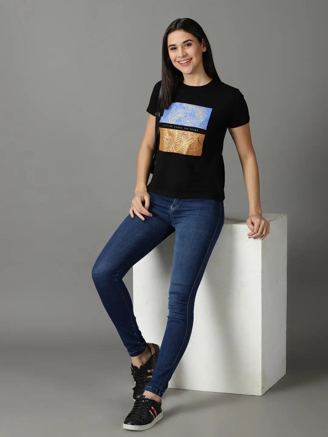 Women's Blue Solid Regular Fit Denim Jeans