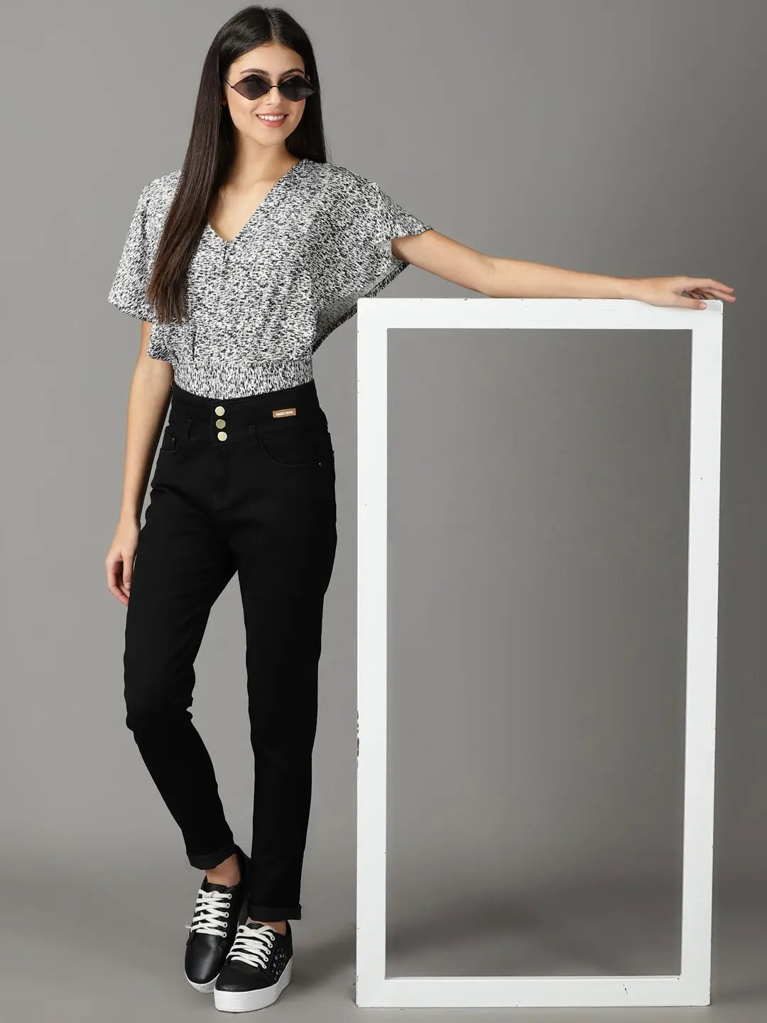 Women's Black Solid Slim Fit Denim Jeans