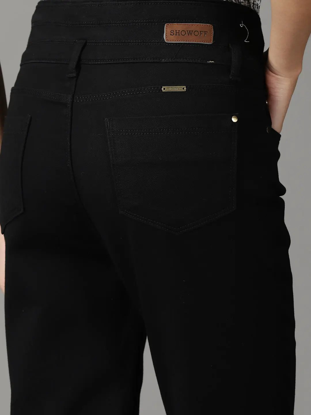 Women's Black Solid Slim Fit Denim Jeans