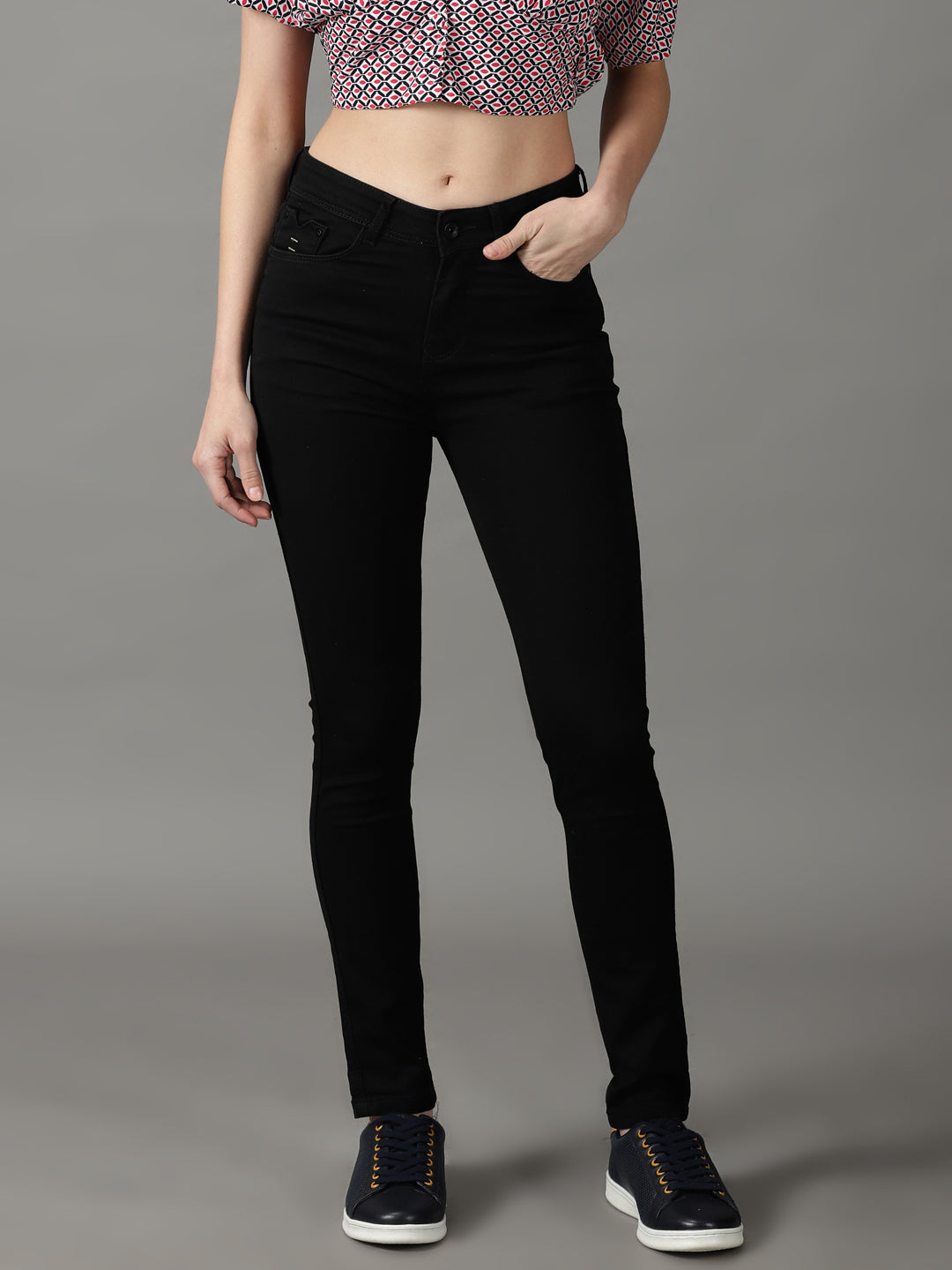 Women's Black Solid Slim Fit Denim Jeans