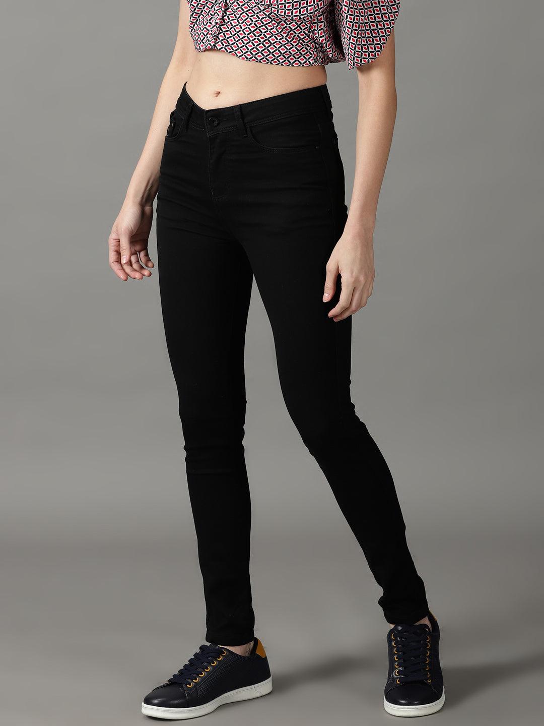 Women's Black Solid Slim Fit Denim Jeans