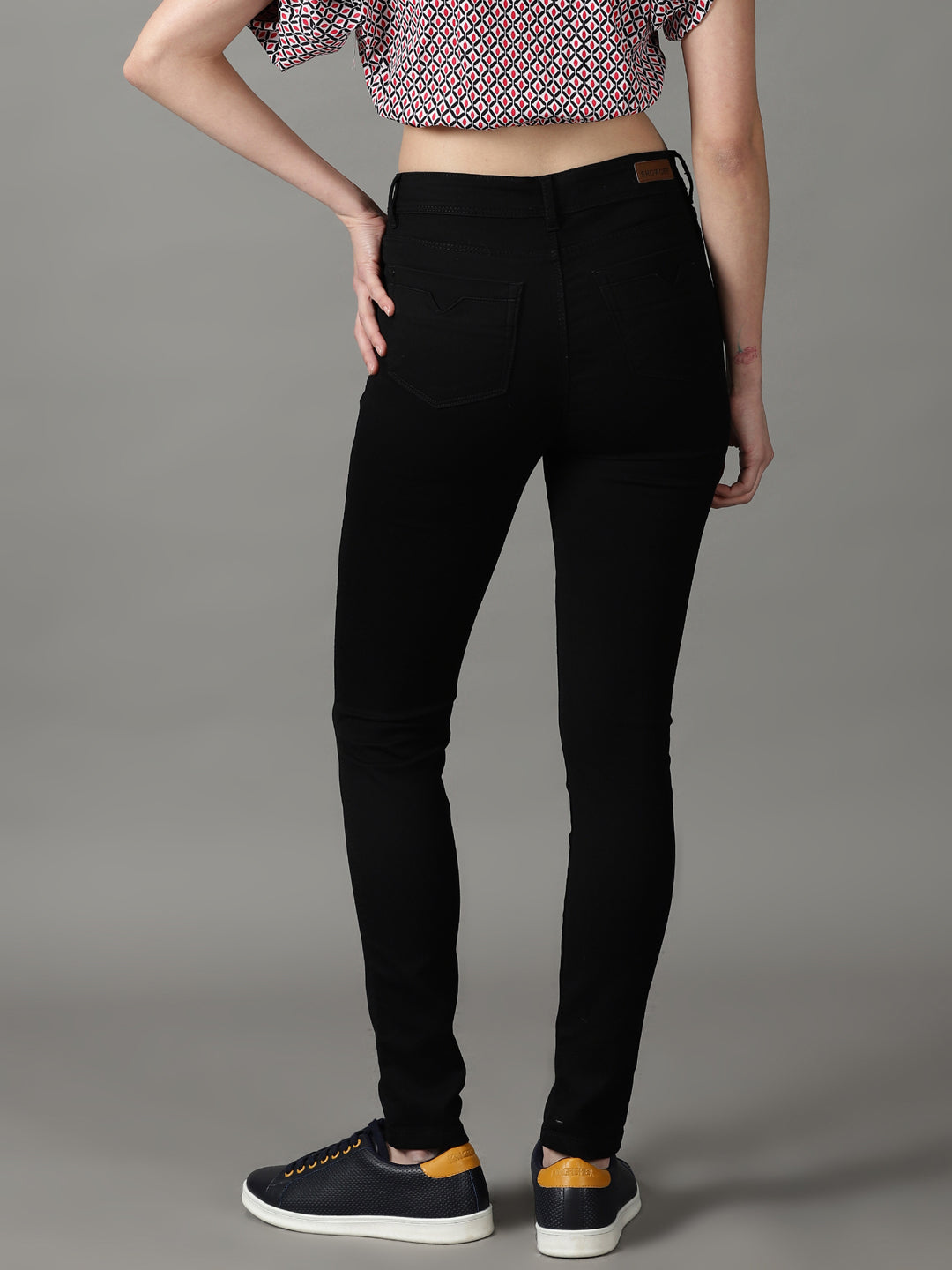 Women's Black Solid Slim Fit Denim Jeans