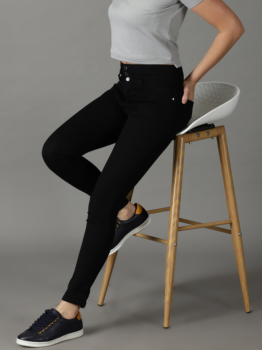Women's Black Solid Slim Fit Denim Jeans