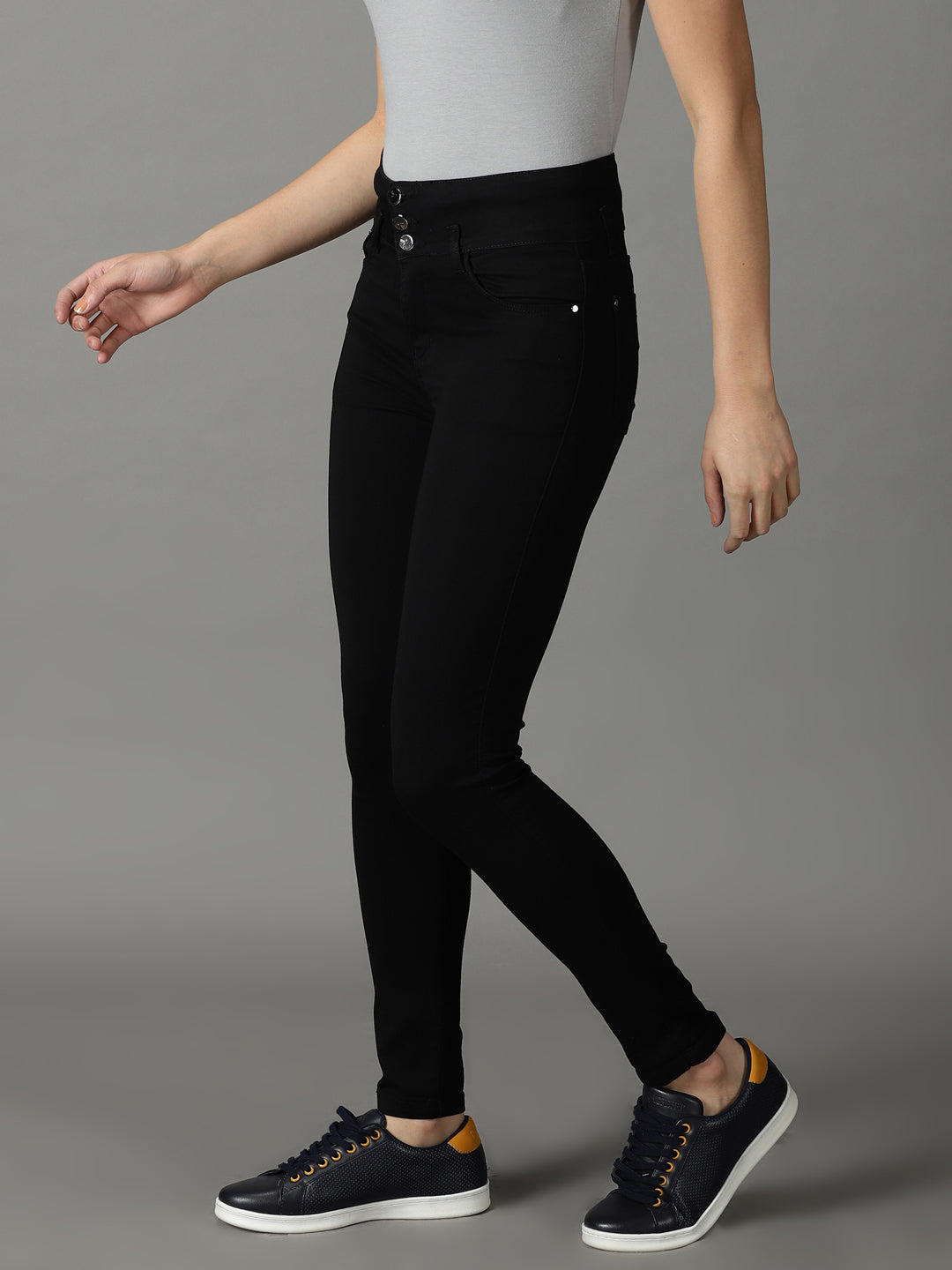 Women's Black Solid Slim Fit Denim Jeans