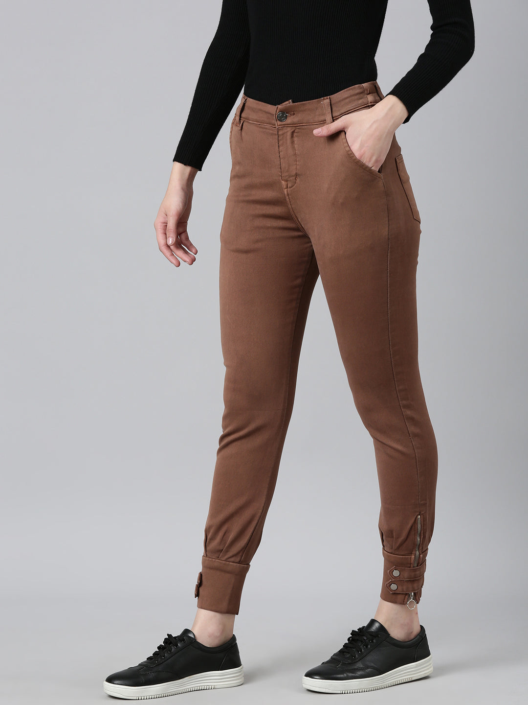 Women's Brown Solid Jogger Denim Jeans
