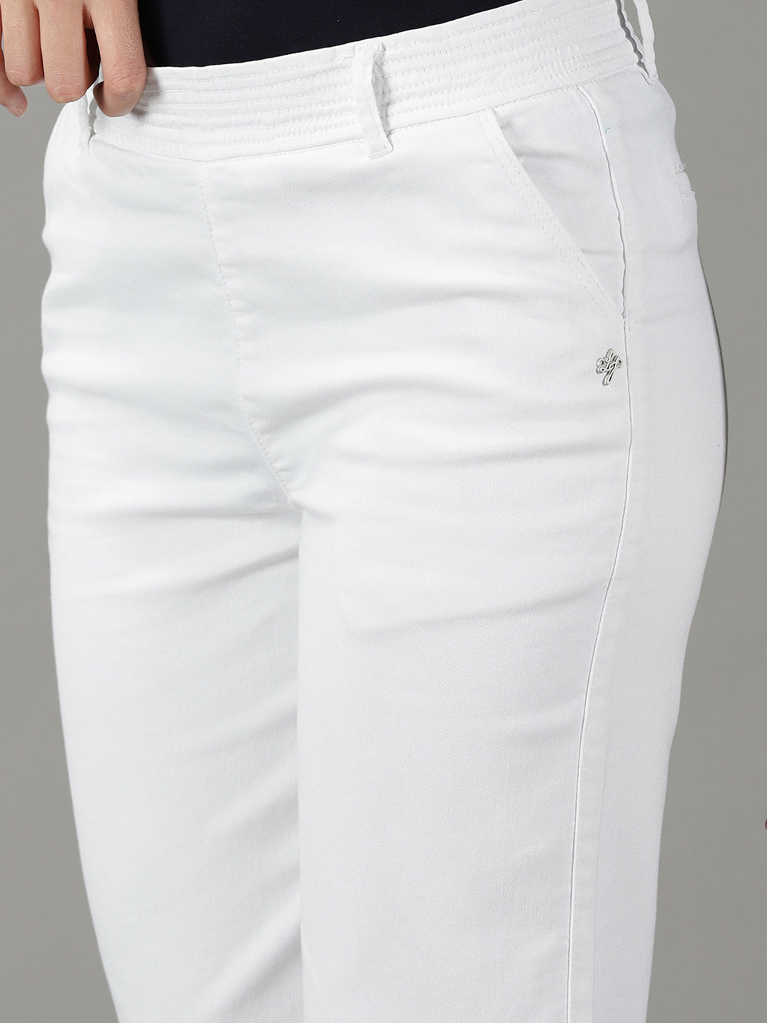 Women's White Solid Slim Fit Denim Jeans