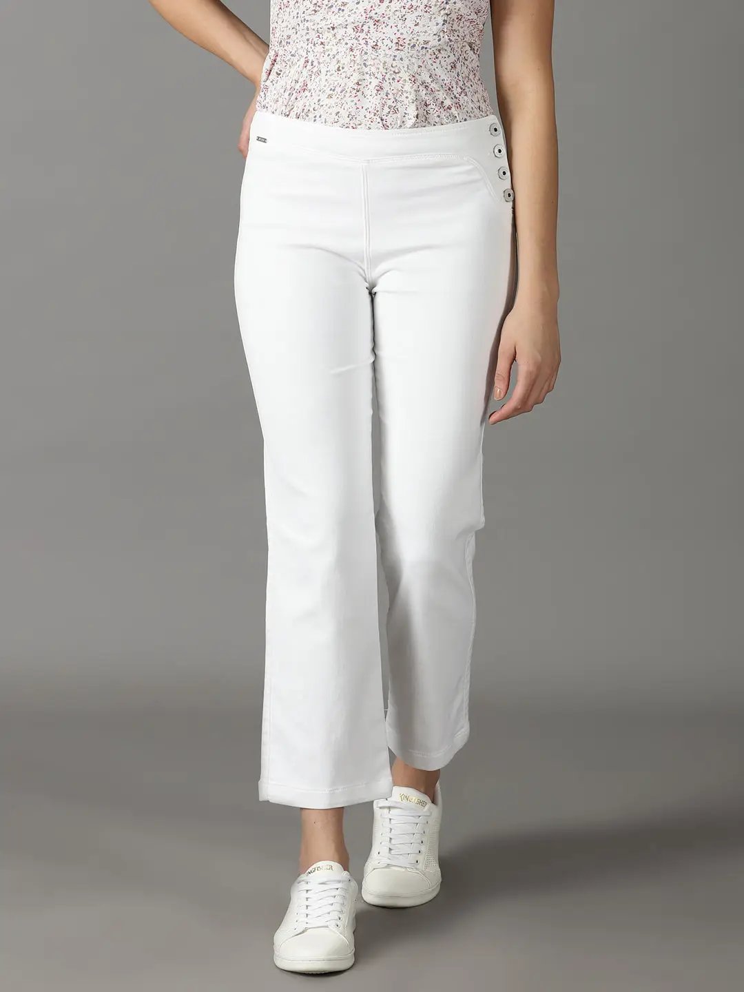 Women's White Solid Straight Fit Denim Jeans