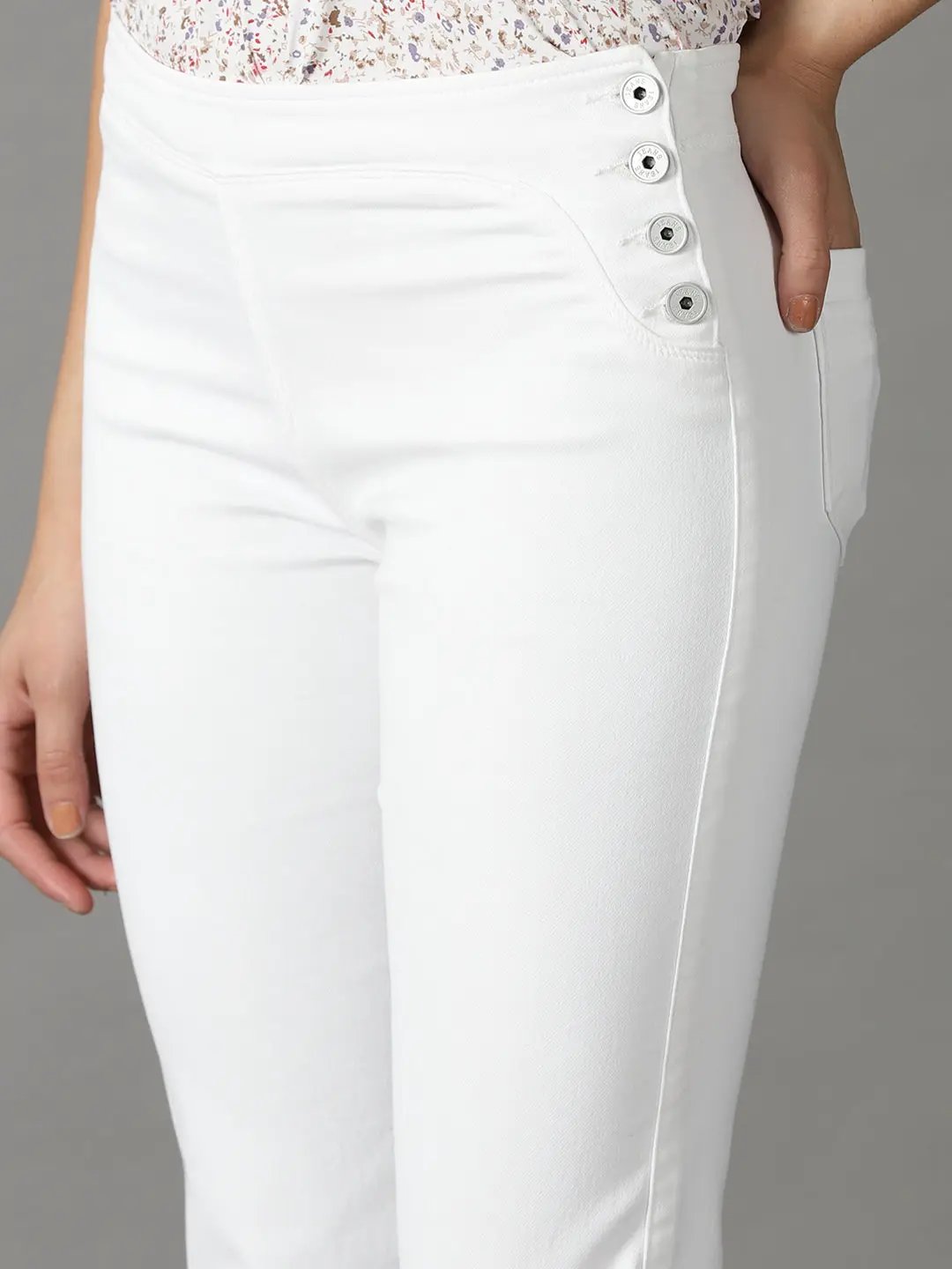 Women's White Solid Straight Fit Denim Jeans