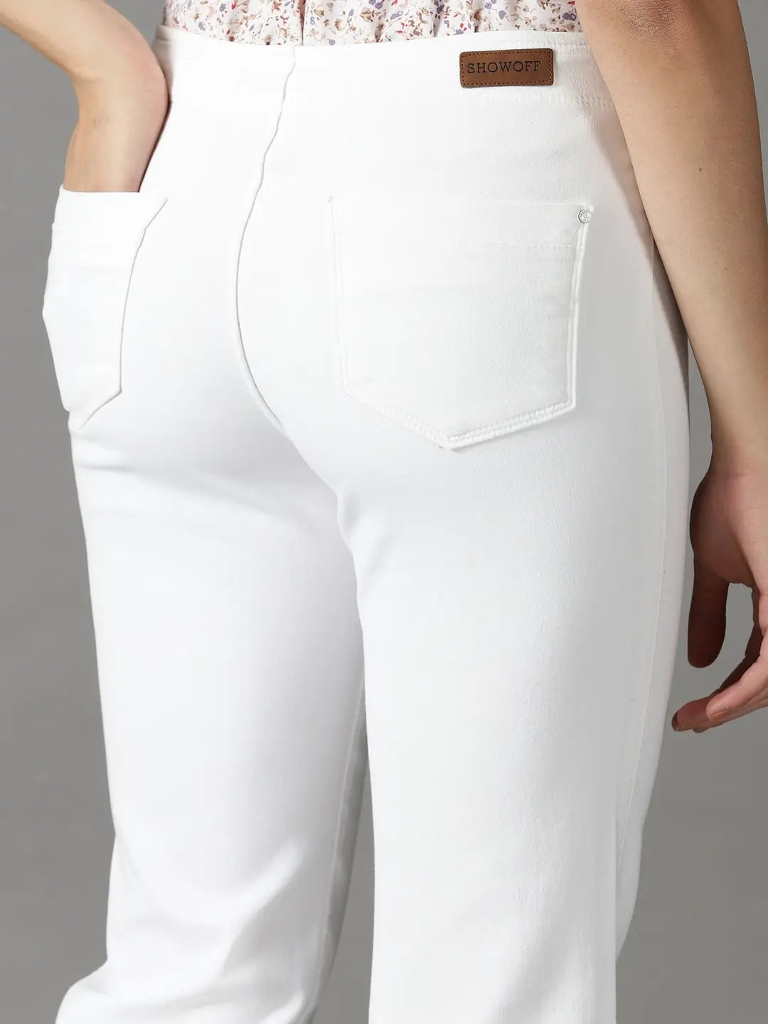 Women's White Solid Straight Fit Denim Jeans