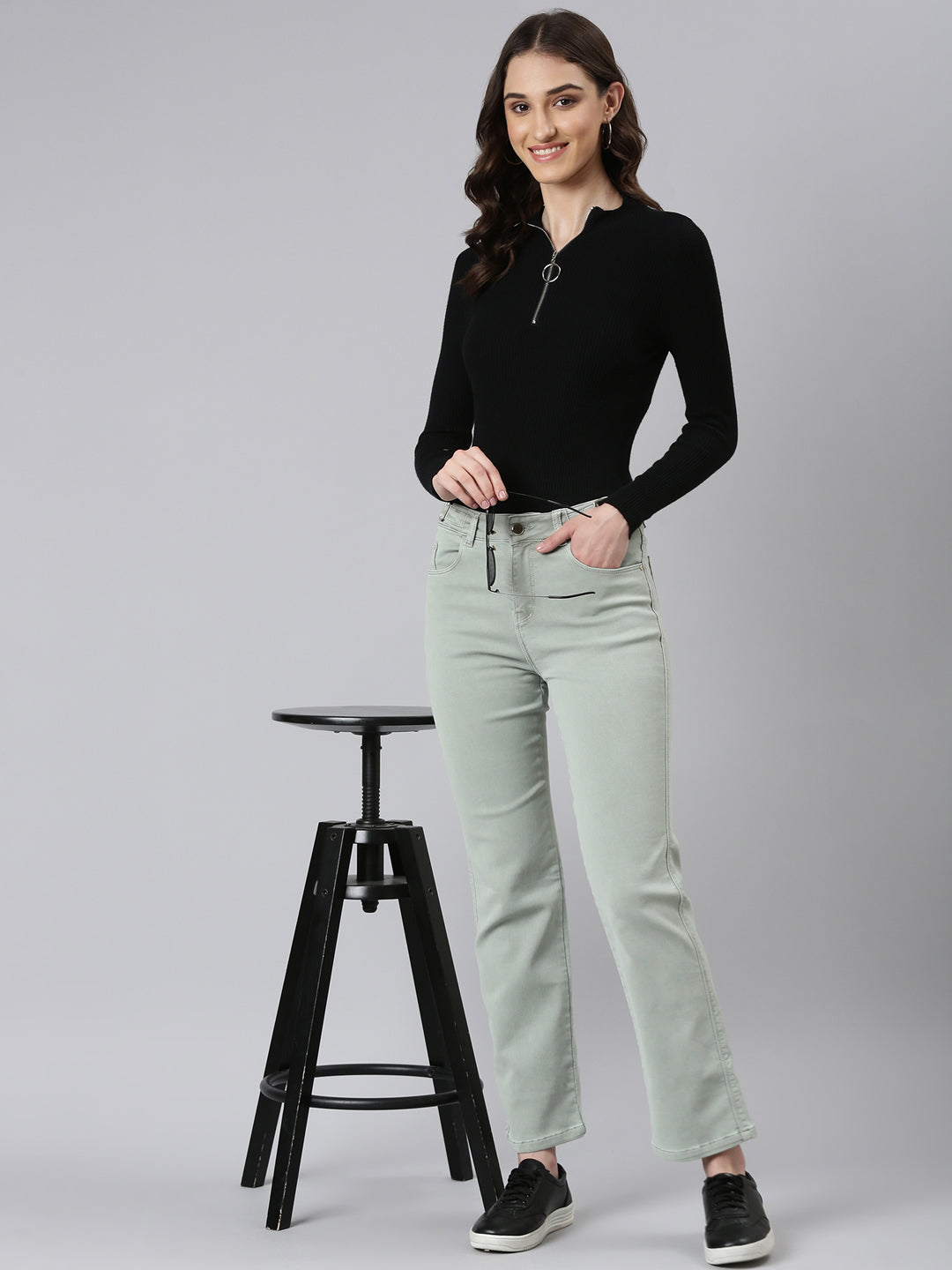 Women's Sea Green Solid Straight Fit Denim Jeans