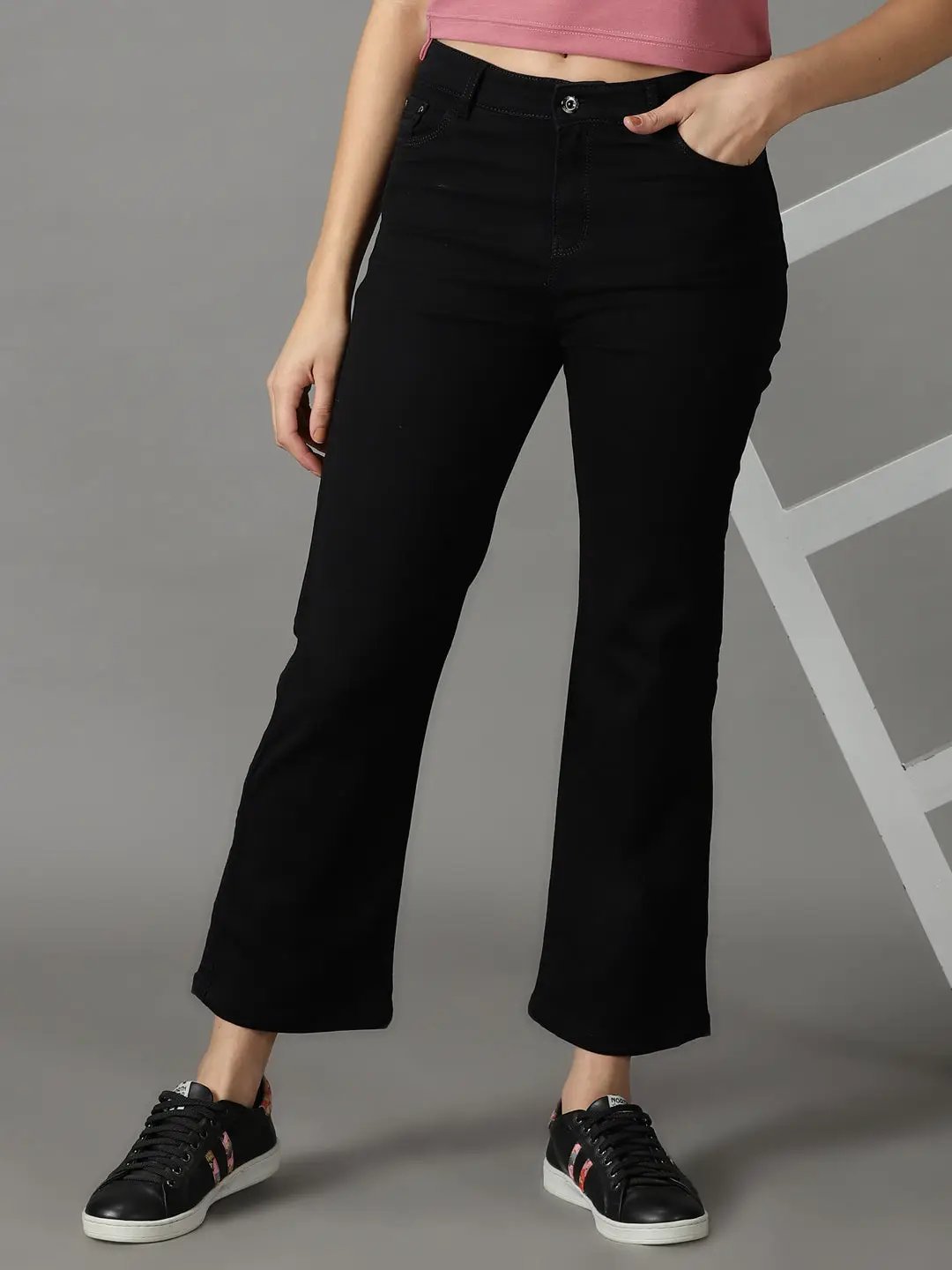 Women's Black Solid Straight Fit Denim Jeans