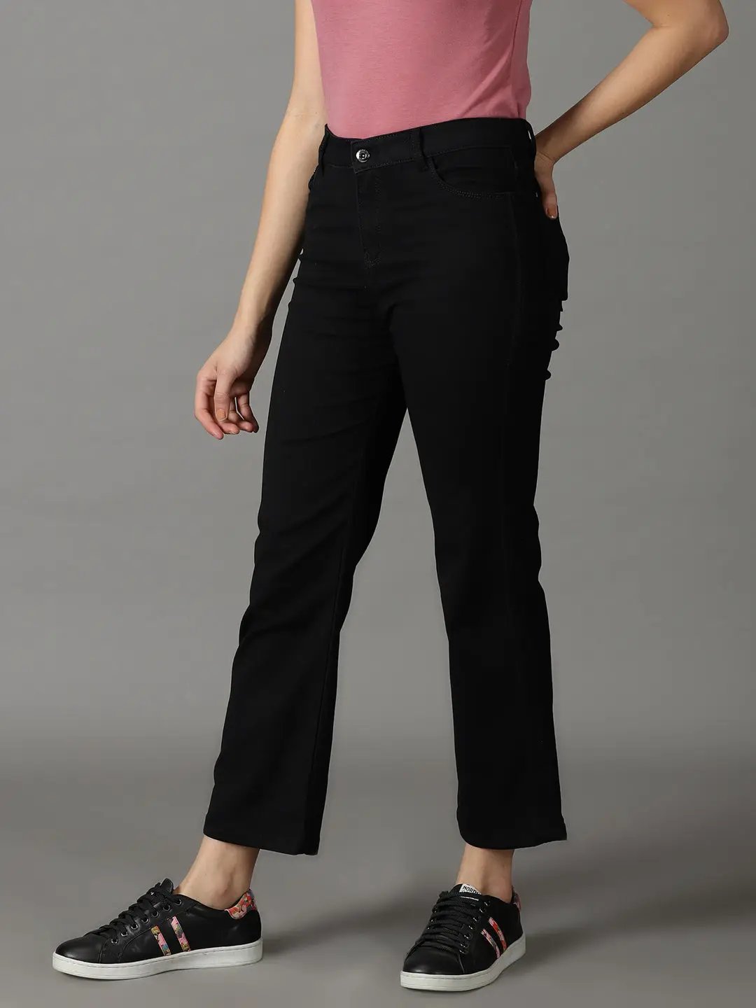 Women's Black Solid Straight Fit Denim Jeans
