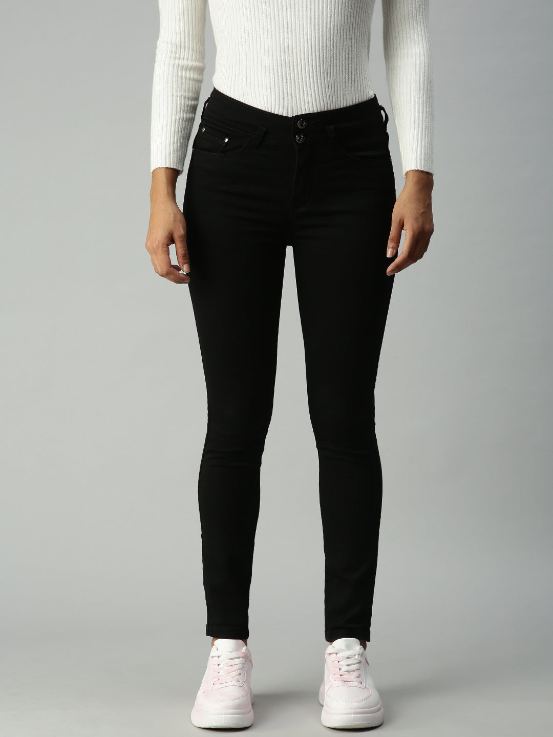 Women's Black Solid Denim Skinny Jeans