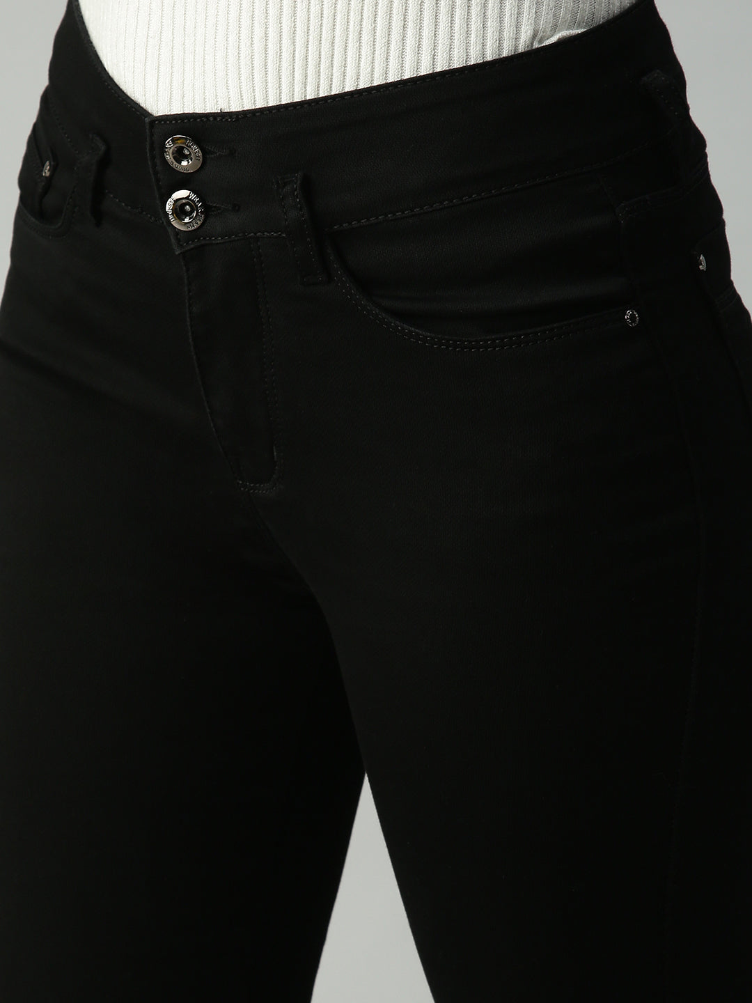 Women's Black Solid Denim Skinny Jeans