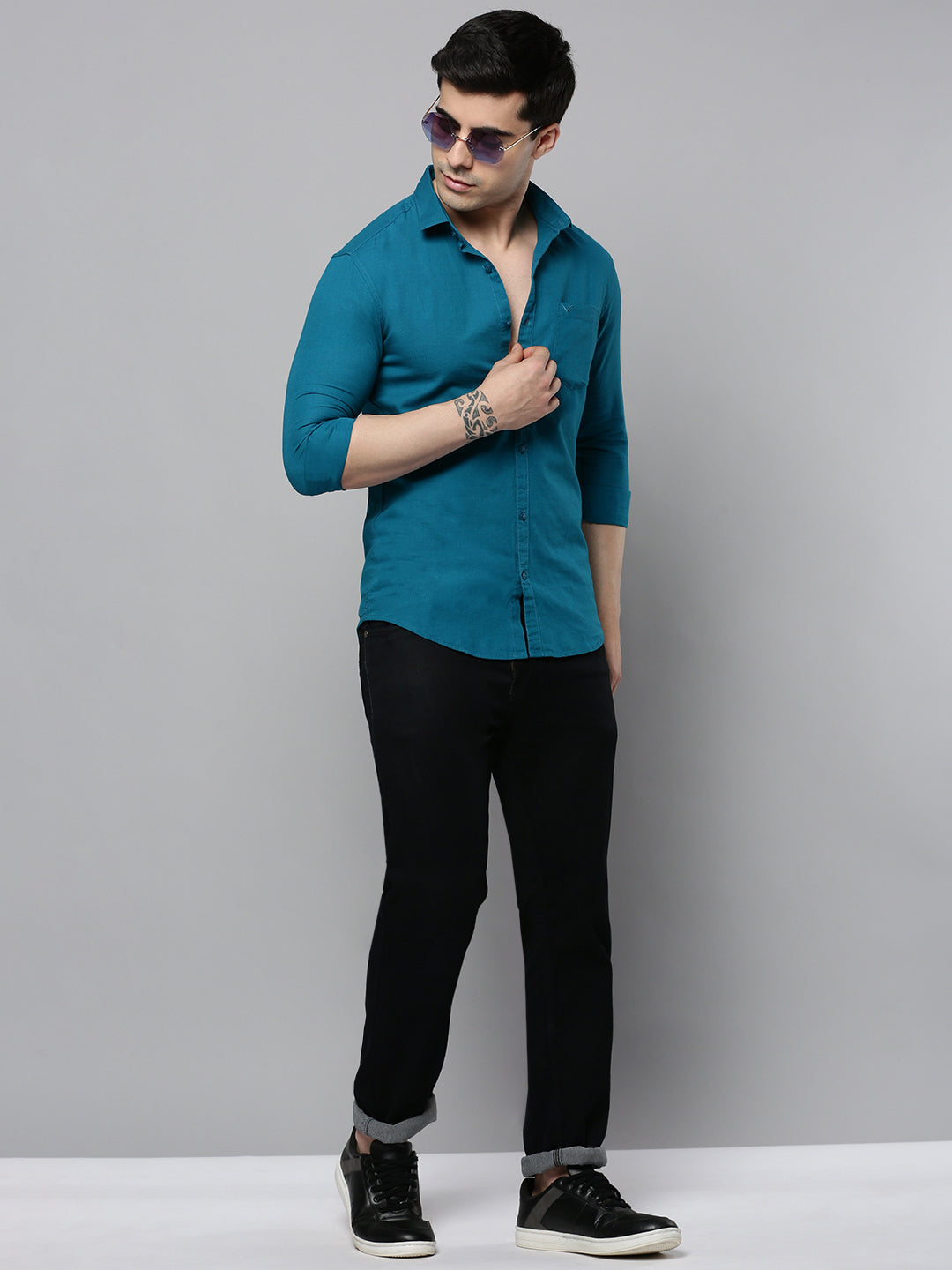 Men's Teal Solid Casual Shirt