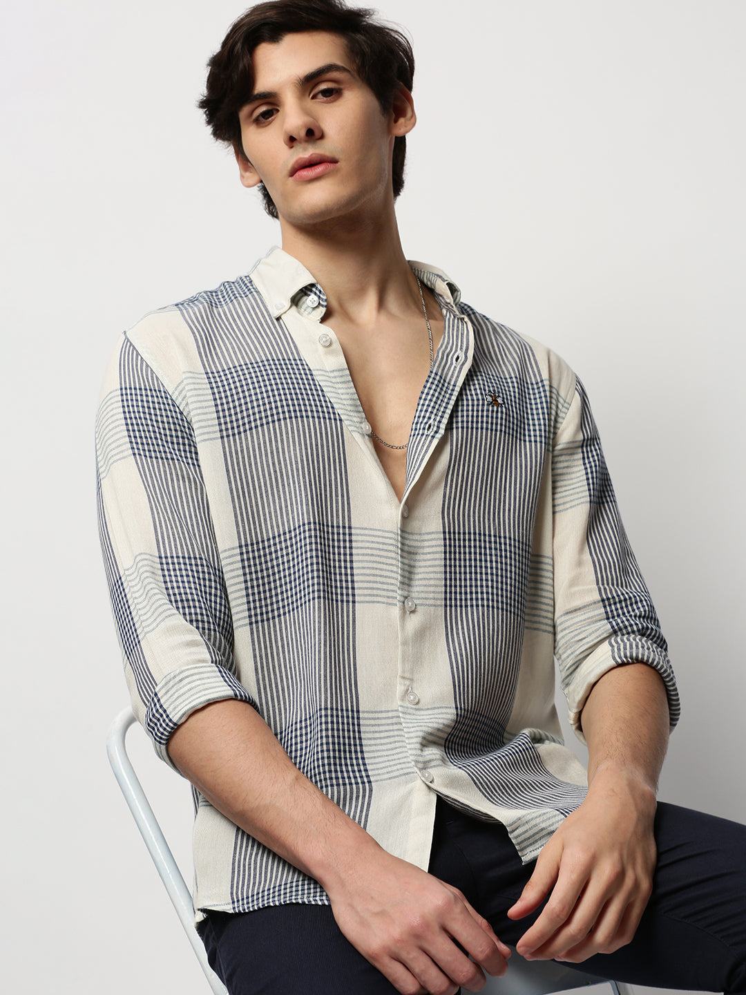Men's White Checked Casual Shirts