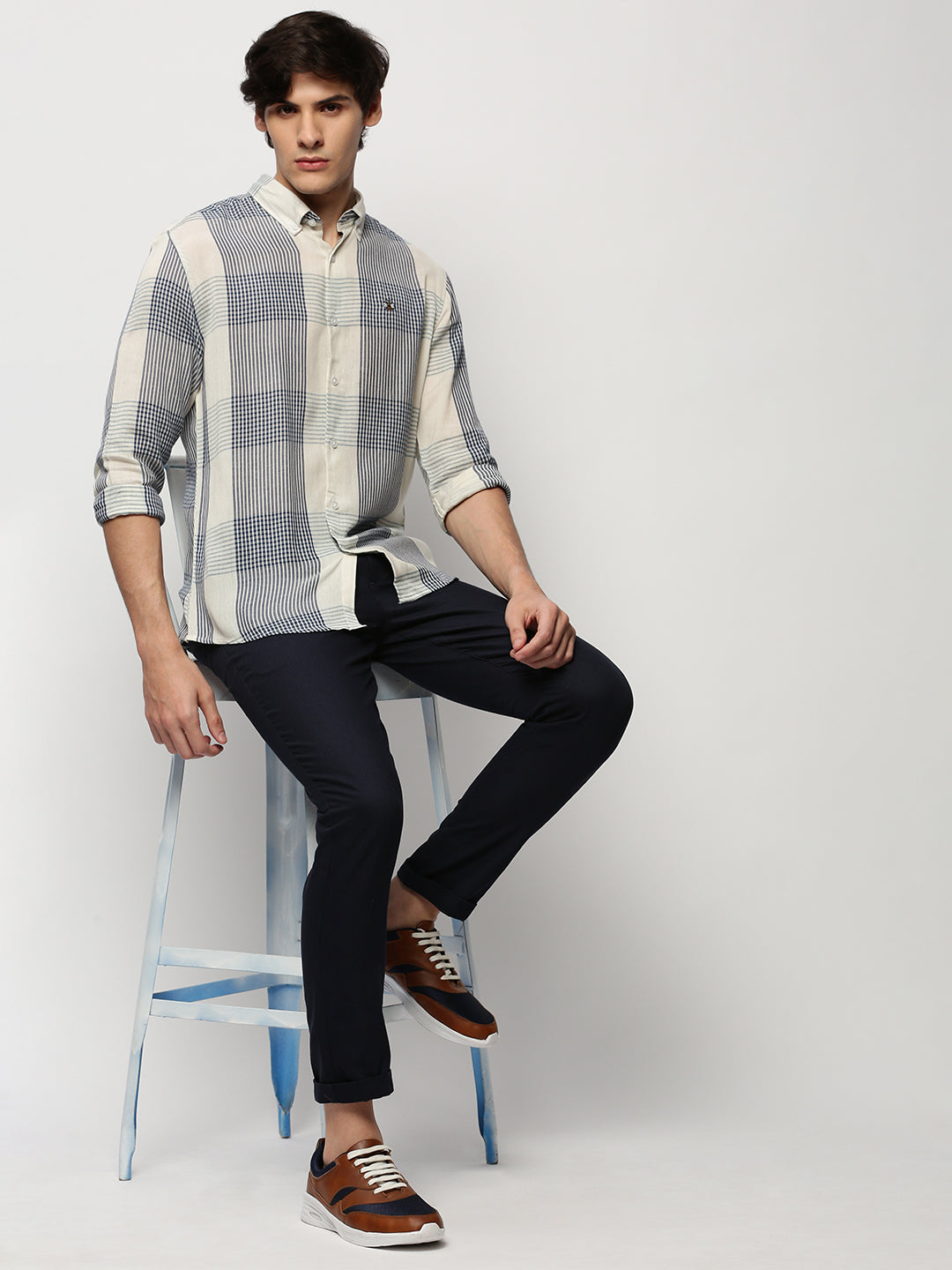 Men's White Checked Casual Shirts