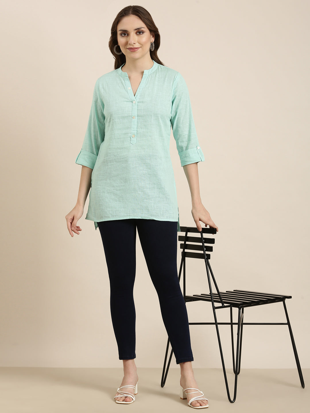 Women Solid Sea Green Straight Kurti