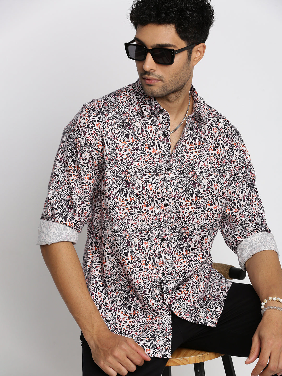 Men Black Spread Collar Animal Shirt