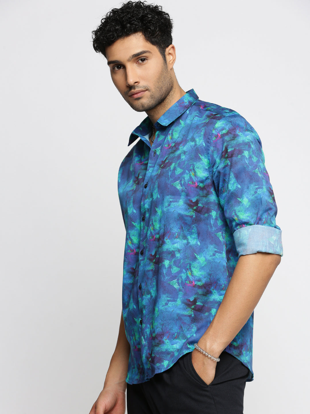 Men Blue Spread Collar Abstract Shirt