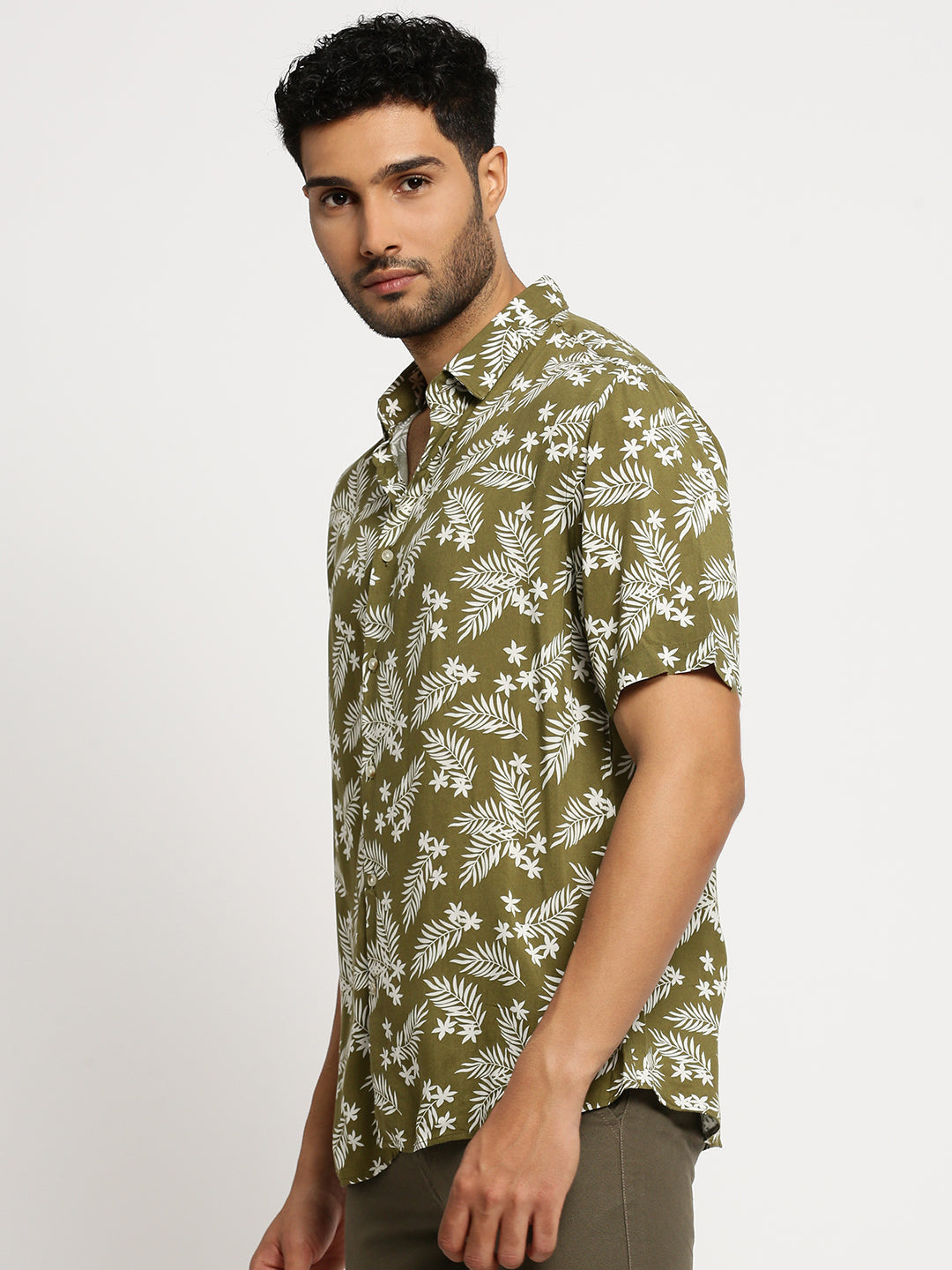 Men Green Spread Collar Floral Shirt