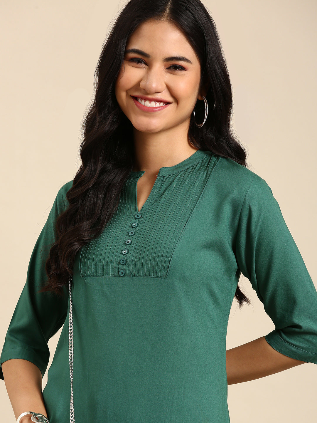 Women's Green Solid Straight Kurta