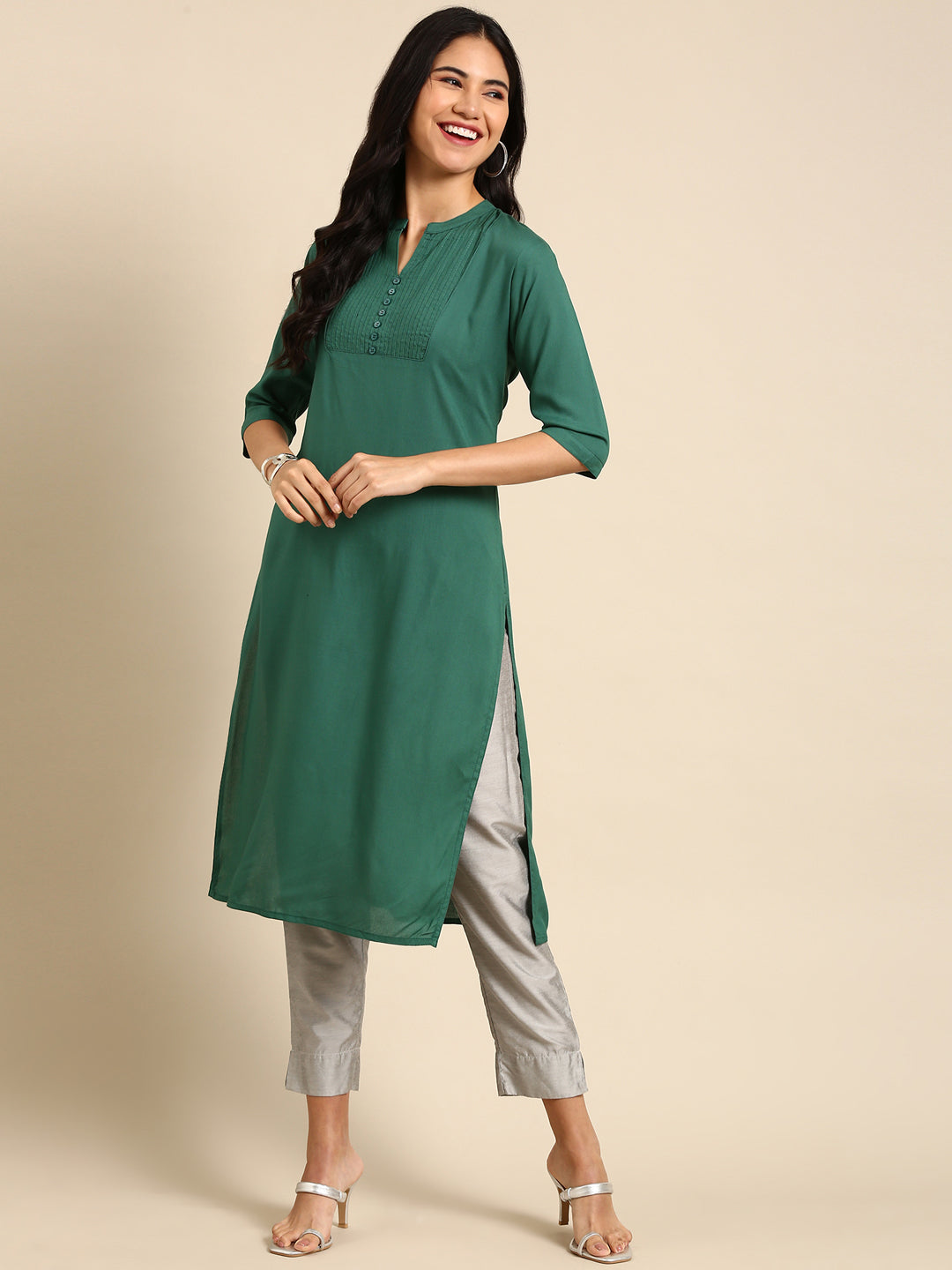 Women's Green Solid Straight Kurta