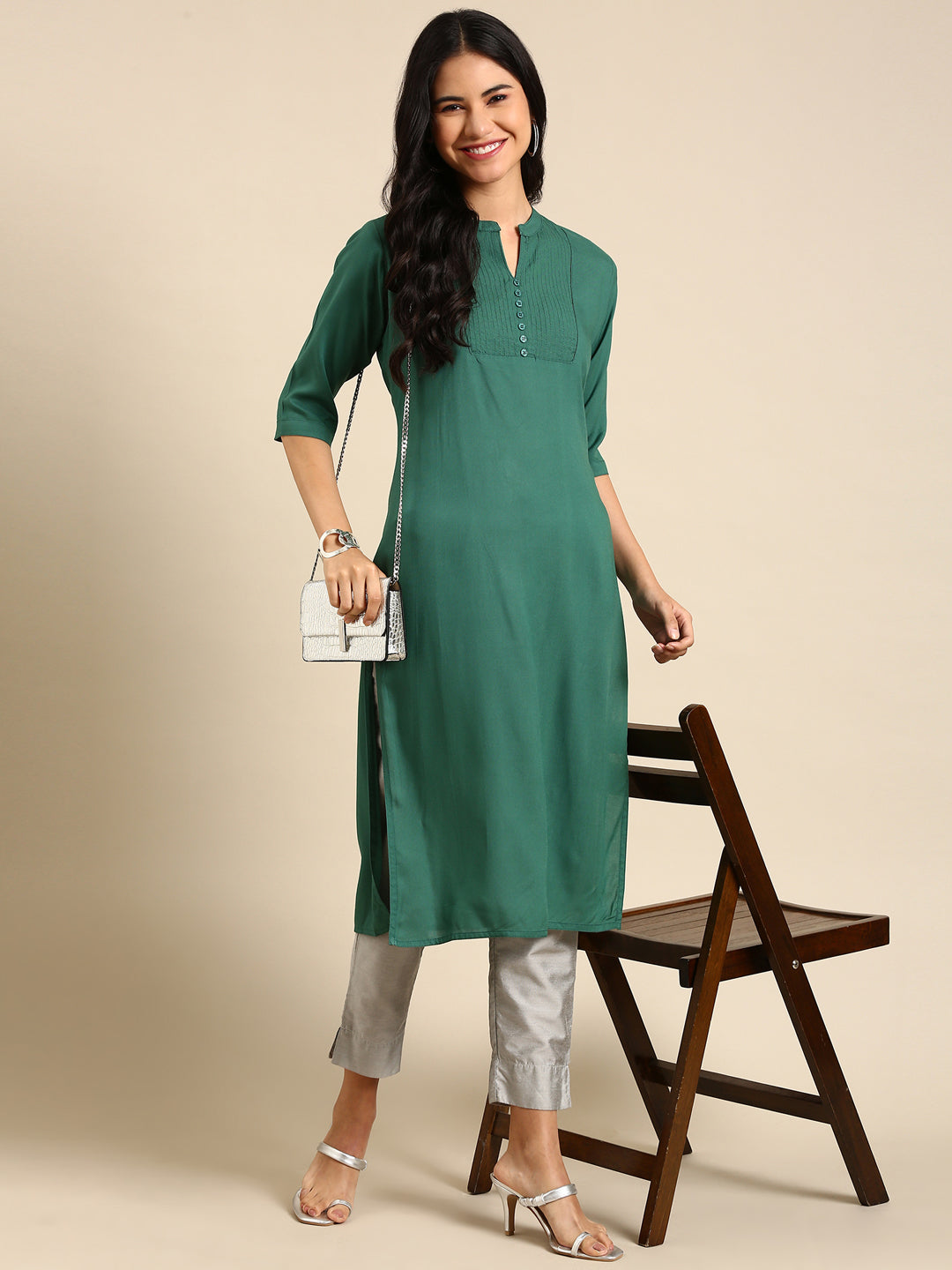 Women's Green Solid Straight Kurta