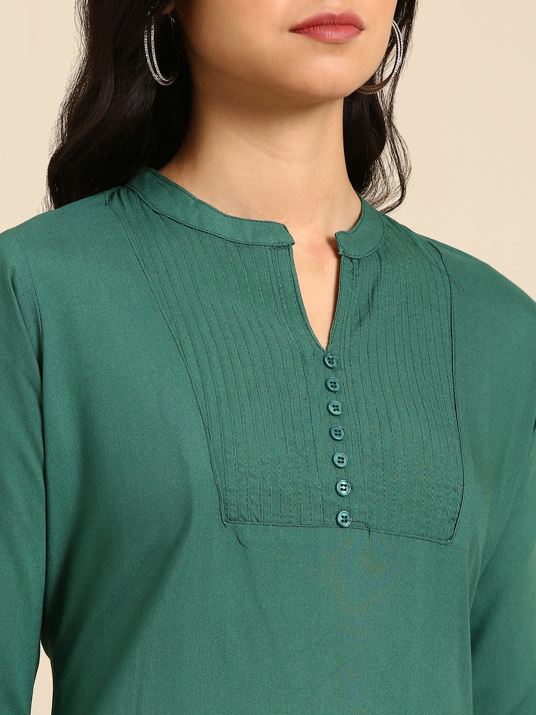 Women's Green Solid Straight Kurta