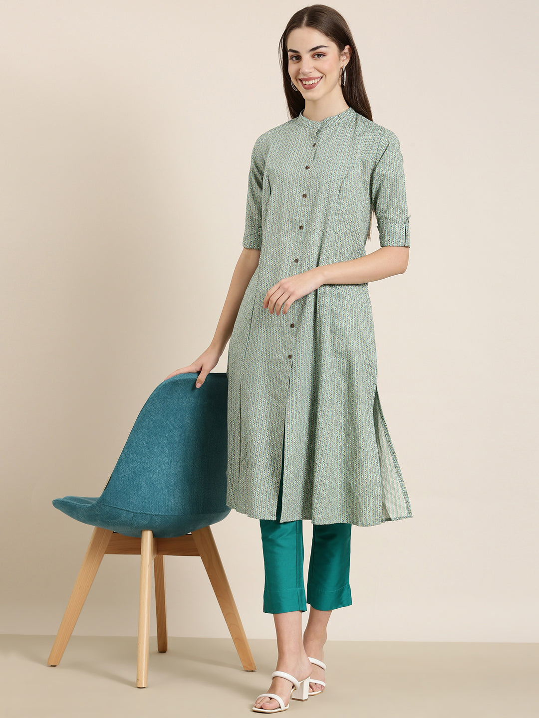 Women's Green Geometric Printed Cotton Mandarin Collar A-Line Kurta