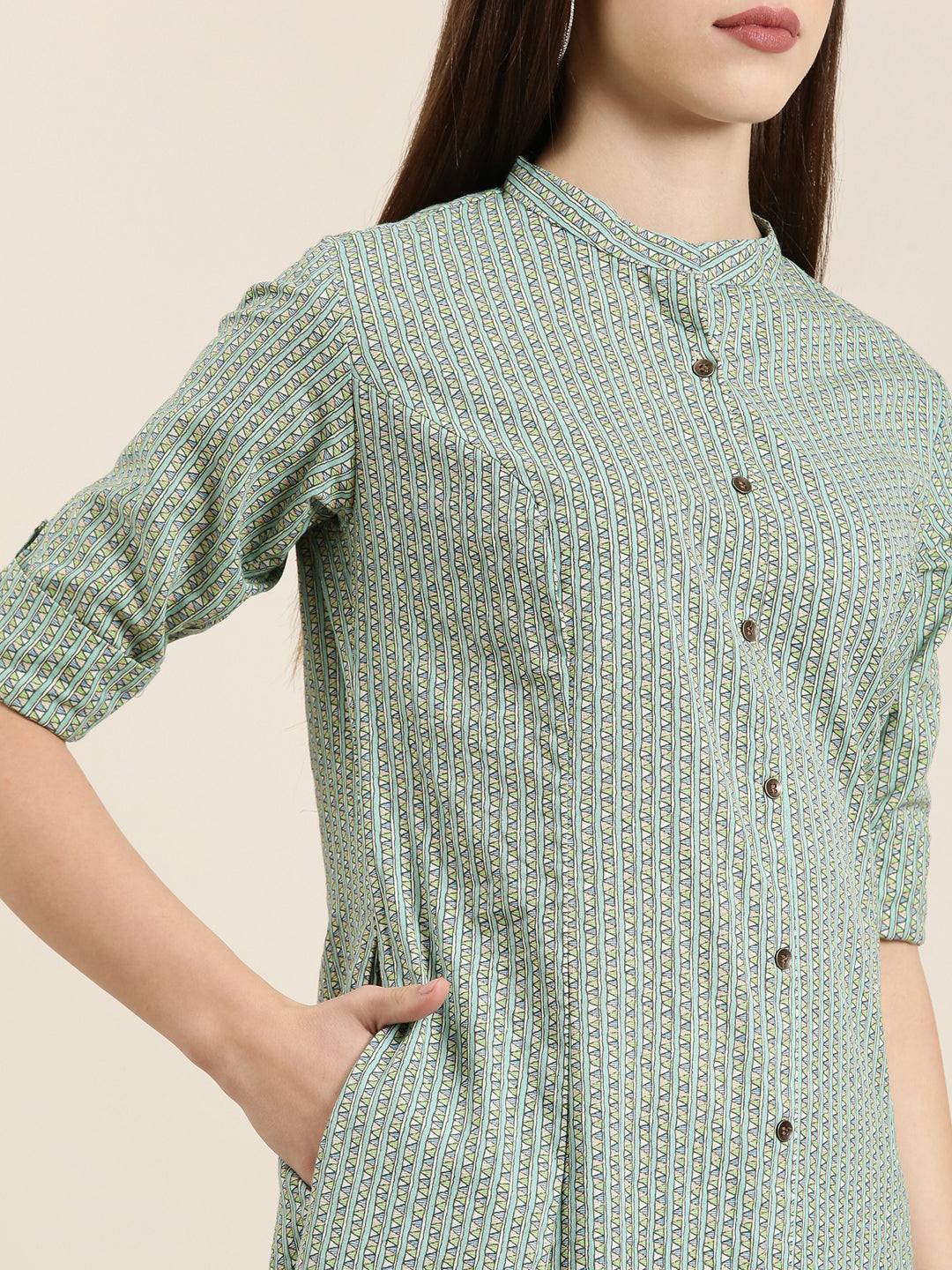 Women's Green Geometric Printed Cotton Mandarin Collar A-Line Kurta